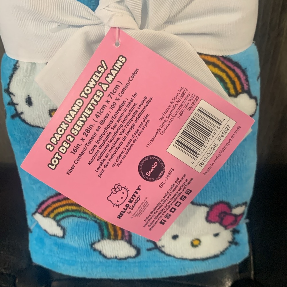 New Hello Kitty & Rainbows Set Of 2 Sky Blue Hand Towels Towel With Tag & Bow - Picture 4 of 9